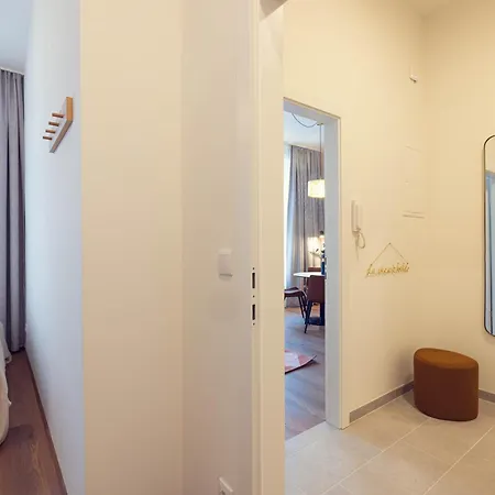 Leonart Living 24 *